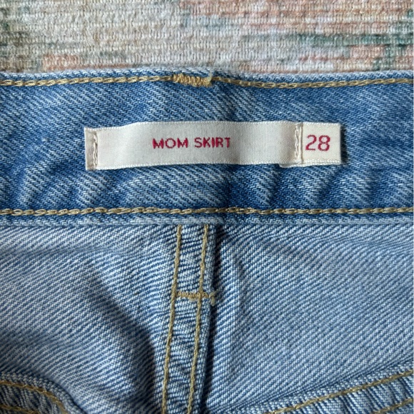 🌿🦋 Levi’s Jean Mom Skirt - Picture 5 of 9